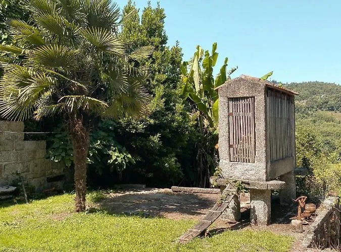 Familiar Zona Alojamento de Acomodação e Pequeno-almoço Guimarães