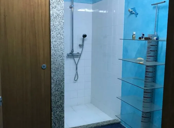 Familiar Zona ベッド・アンド・ブレックファスト ギマランイス